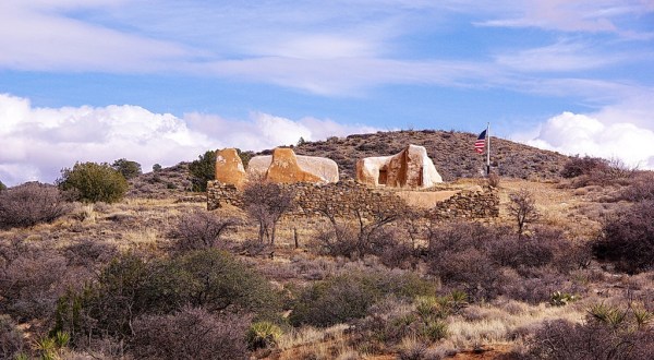 You’ll Be Amazed By The History You’ll Find Along These 6 Easy Hiking Trails In Arizona