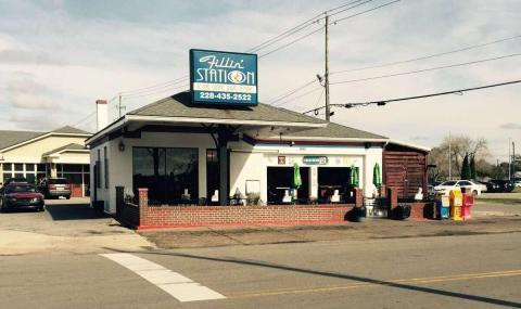 The Incredible Mississippi Restaurant That's Housed In An Old Gas Station