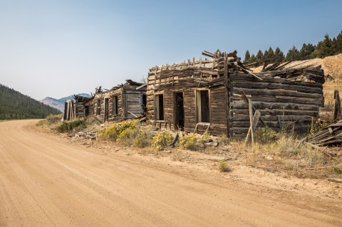 Nature Is Reclaiming This One Abandoned Montana Spot And It's Actually Amazing