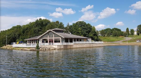 8 Lakeside Restaurants In Illinois You Simply Must Visit This Time Of Year