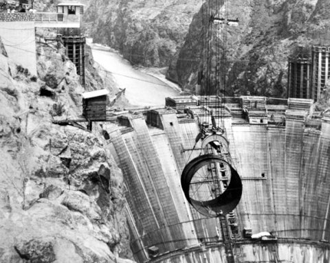 10 Rare Photos Taken During The Hoover Dam Construction That Will Simply Astound You