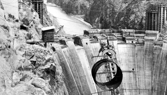 10 Rare Photos Taken During The Hoover Dam Construction That Will Simply Astound You