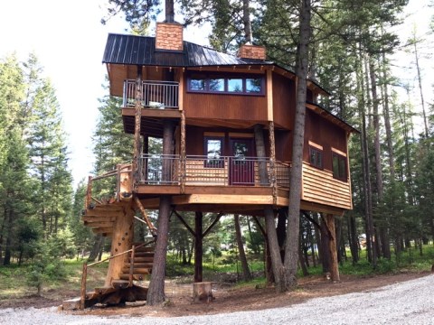 This Treehouse Retreat In Montana May Just Be Your New Favorite Destination