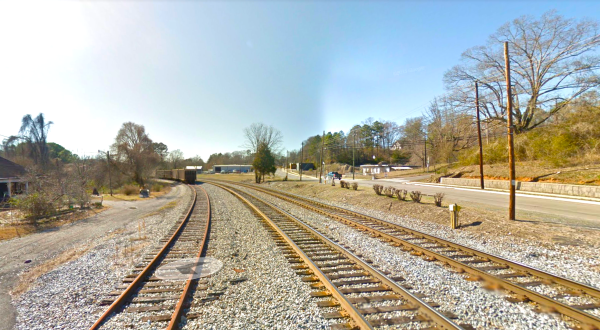 10 Million Pounds Of Poop Are Rotting In A Train Yard In Small Town Alabama