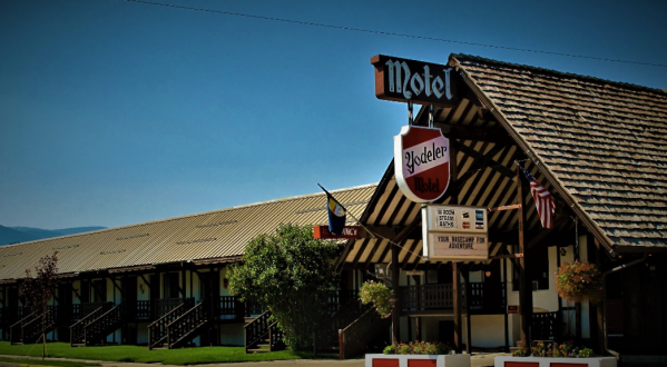 There’s A Themed Motel In The Middle Of Nowhere In Montana You’ll Absolutely Love