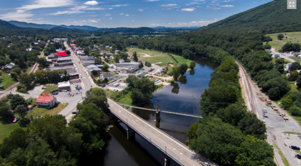 There’s A Little Town Hidden In The Mountains In Virginia And It’s The Perfect Place To Relax