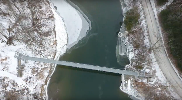 The Beautiful Bridge Hike In Vermont That Will Completely Mesmerize You