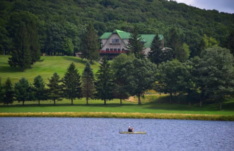 This Little Known West Virginia Resort Is A Luxurious Getaway You'll Want To Visit
