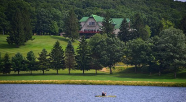 This Little Known West Virginia Resort Is A Luxurious Getaway You’ll Want To Visit