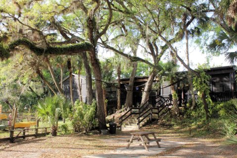 A Bizarre Restaurant In The Middle Of A Florida Swamp, The Linger Lodge Is A Fantastic Place To Dine