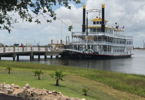 Spend A Perfect Day On This Old-Fashioned Paddle Boat Cruise In Texas