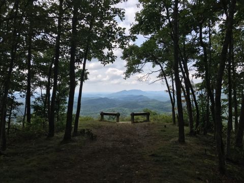 This Scenic Trail Has The Most Picture-Perfect Mountain Lookout In Virginia