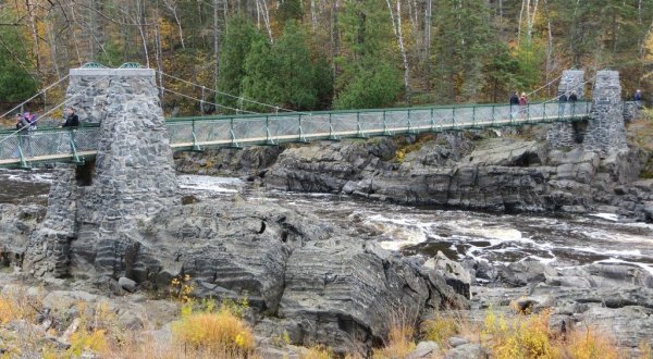 The Beautiful Bridge Hike In Minnesota That Will Completely Mesmerize You