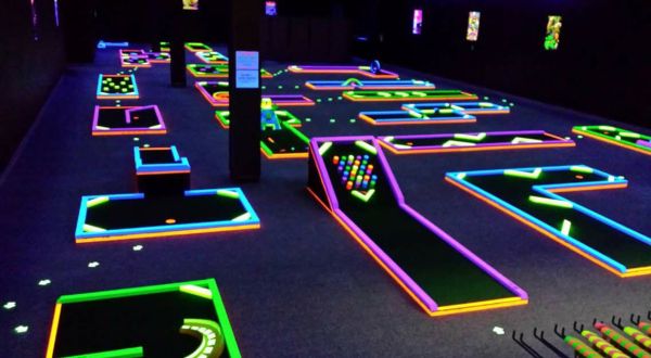 Alabama’s Indoor Glow In The Dark Mini-Golf Course Creates An Unforgettable Time For The Entire Family