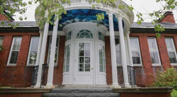 The Oldest Free Public Library In The World Is Here In New Hampshire