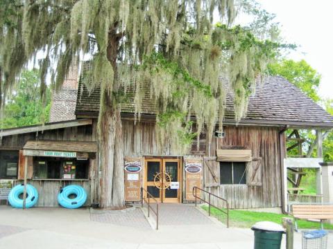 A Historic Restaurant In Florida, The Old Spanish Sugar Mill Is The First Of Its Kind