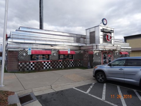You’ll Absolutely Love This 50s Themed Diner In Virginia