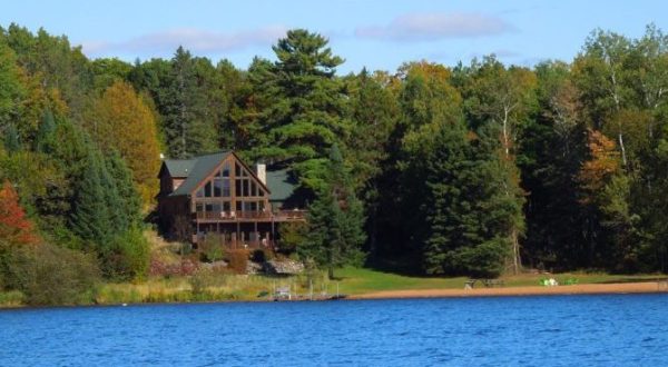 A Night At These 12 Beautiful Wisconsin Beach Houses Will Put You On Cloud 9