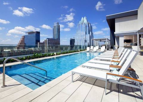 You'll Want To Spend All Summer At This Beautiful Rooftop Pool In Austin