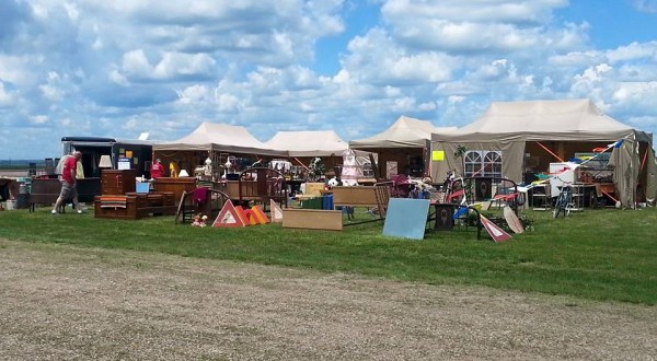 You’ll Absolutely Love This 90 Mile Yard Sale Going Right Through South Dakota