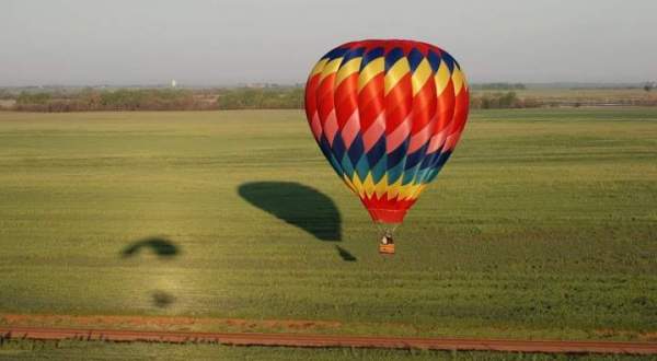 Spend The Day At This Hot Air Balloon Festival In Kansas For A Uniquely Colorful Experience