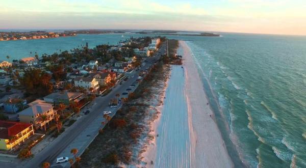 This Unspoiled Beach Town In Florida Is Like A Dream Come True