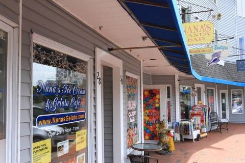 The Old-Fashioned Ice Cream & Candy Shop In Rhode Island That's Simply To Die For