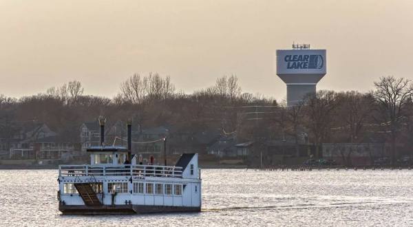The One Of A Kind Ferry Boat Adventure You Can Take In Iowa