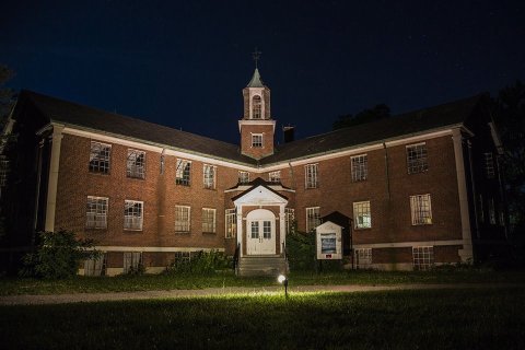 This Ghost Hunt In A Former New York Asylum Isn’t For The Faint Of Heart