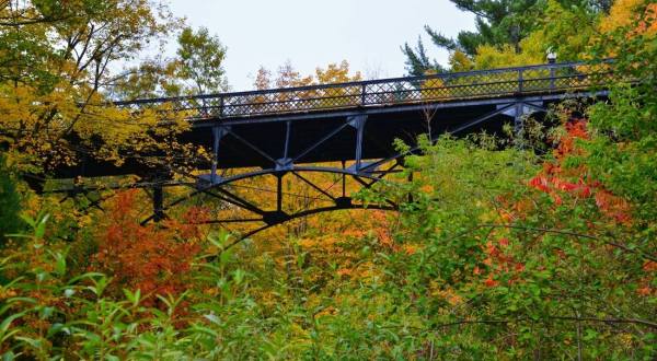 The Beautiful Bridge Hike In Wisconsin That Will Completely Mesmerize You