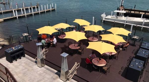 9 Detroit Restaurants Right On The River That You’re Guaranteed To Love