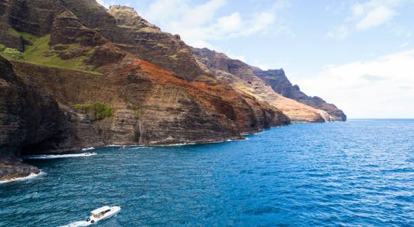 The Cave Boat Tour You Can Only Take In Hawaii Will Bring Out Your Inner Adventurer