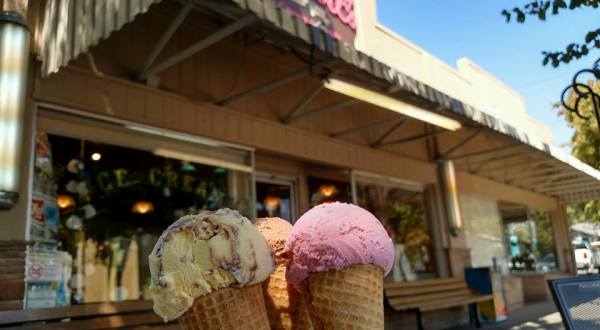 The Old-Fashioned Ice Cream & Candy Shop In Northern California That’s Simply To Die For