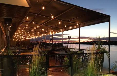 7 Lakeside Restaurants In Washington You Simply Must Visit This Time Of Year