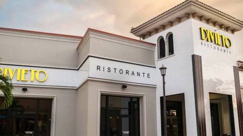 You've Never Experienced Anything Quite Like This Mouthwatering Italian Restaurant In Florida