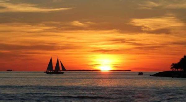 This Sunset Wine Cruise In Florida Is The Perfect Summer Adventure