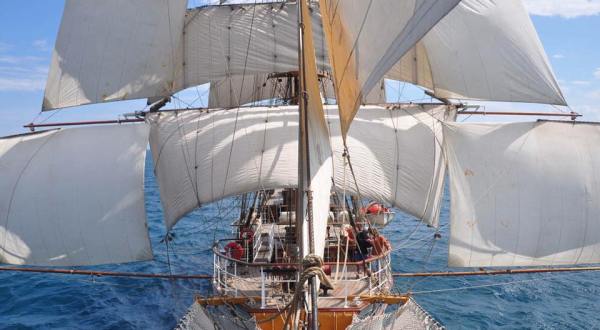 You Won’t Want To Miss This Incredible Festival Of Ships In Buffalo