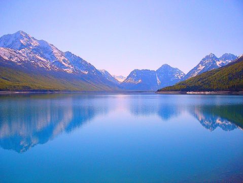 This Hidden Picturesque Lake In Alaska Is Like Something Out Of A Dream