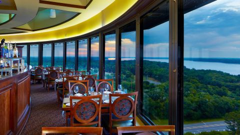 The 360 Degree River View At This Alabama Restaurant Will Completely Enchant You