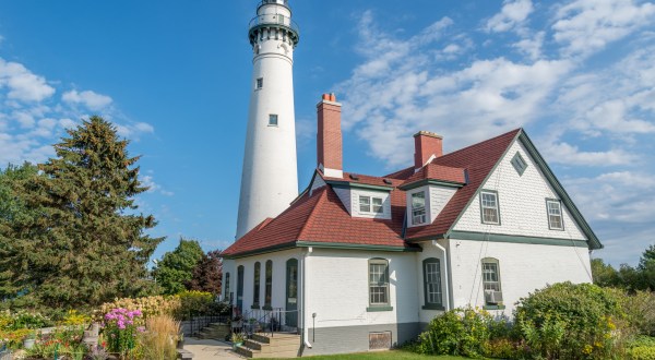 The Wisconsin Coastal Town That’s Perfect For A Weekend Away