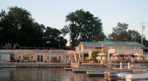 A Scenic Waterfront Restaurant In Ohio, Dockers Is A Seafood Paradise