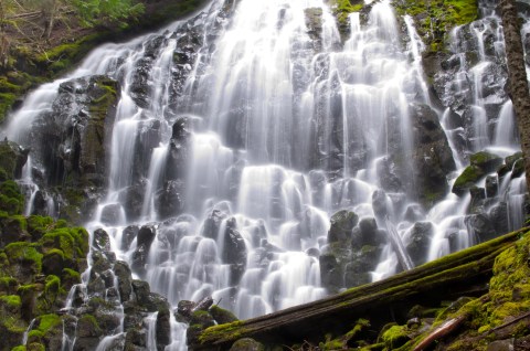 Here Are The 9 Most Enchanting Waterfall Hikes In All Of Oregon