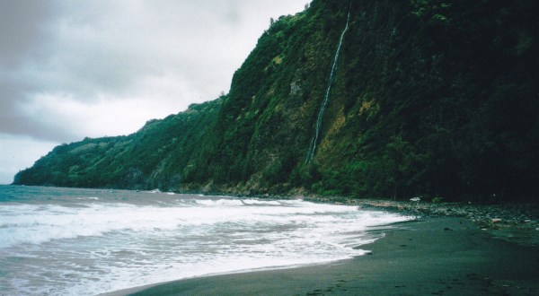 The Hike To This Secluded Waterfall Beach In Hawaii Is Positively Amazing