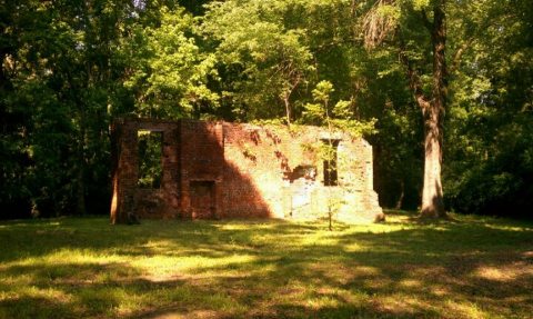 Most People Don’t Know About These Strange Ruins Hiding In Mississippi