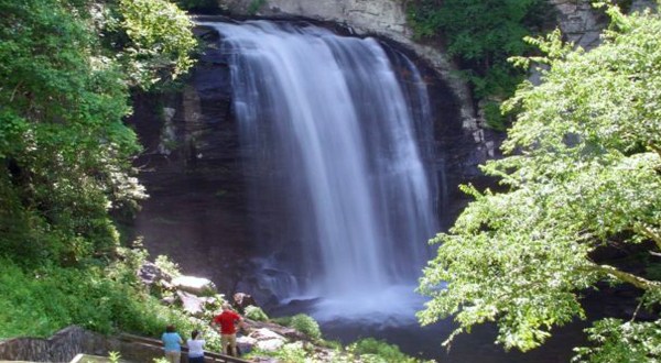The One County In North Carolina With 250 Waterfalls To Visit