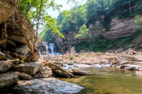The Natural Swimming Hole Near Nashville That Will Take You Back To The Good Ole Days