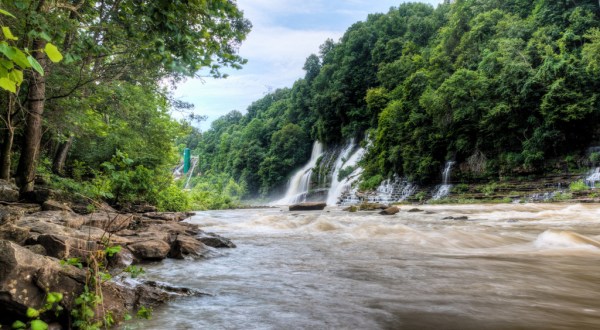 The Hike To This Secluded Waterfall Beach Near Nashville Is Positively Amazing
