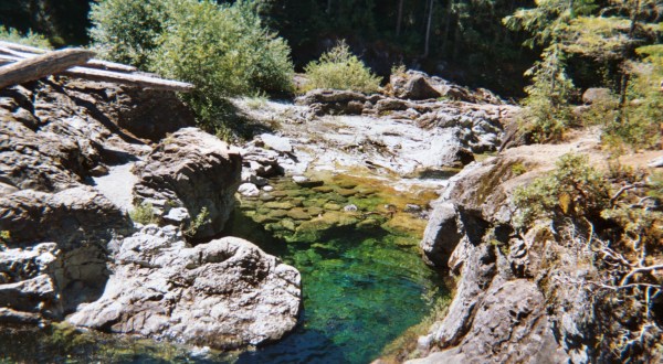The Natural Swimming Hole In Oregon That Will Take You Back To The Good Ole Days