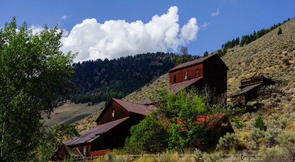 This Hike Takes You To A Place Idaho’s First Residents Left Behind