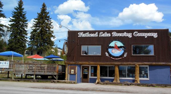 7 Lakeside Restaurants In Montana You Simply Must Visit This Time Of Year